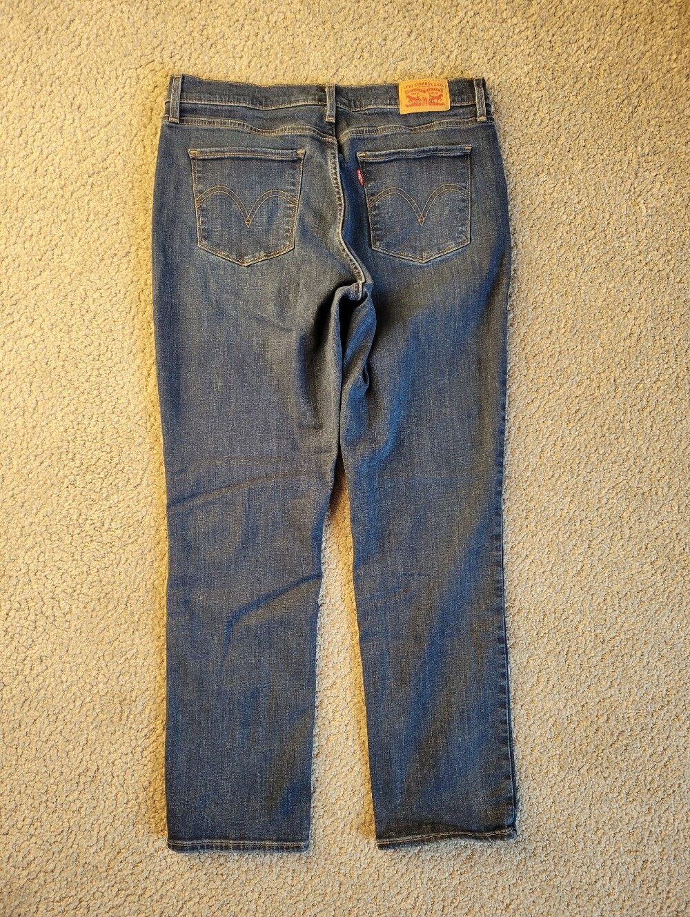 Levi's Classic Straight Jeans Medium Wash Blue Denim Womens 31 - Picture 8 of 9